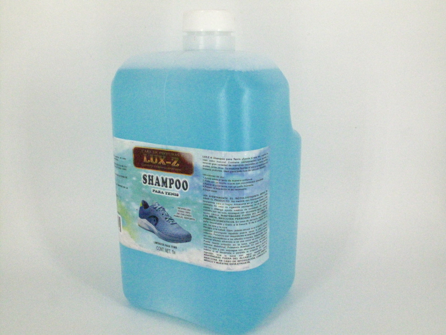SKU - 1946 -- SHAMPOO PARA TENIS LUX-Z TARRO 1000 ML