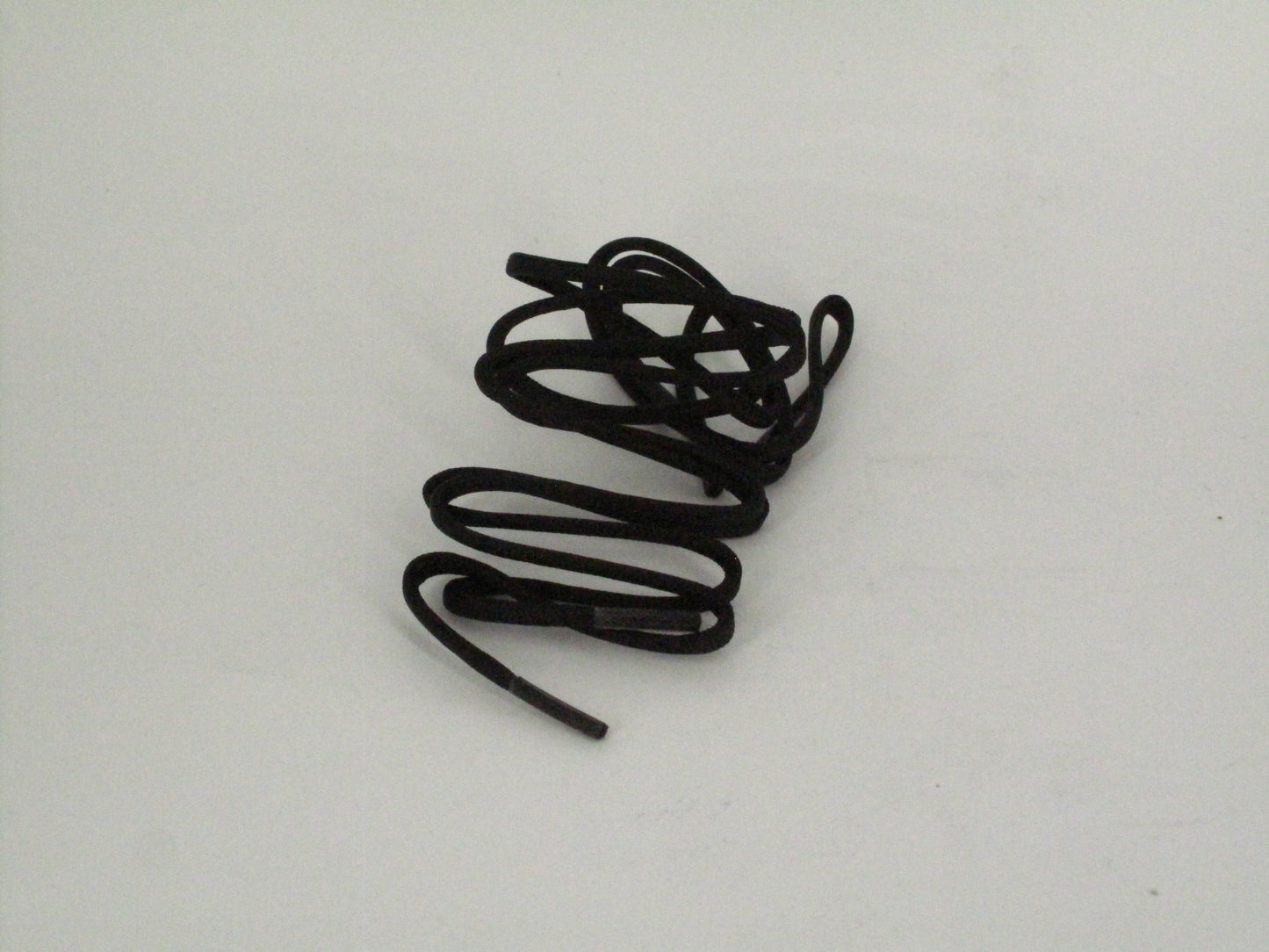 SKU - 1465 -- AGUJETA ENCERADA NEGRO 60 CM 1 PAR