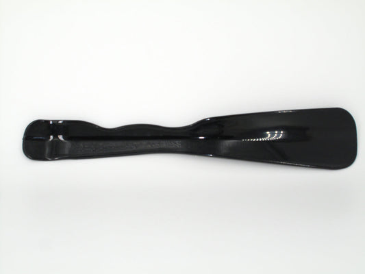 SKU - 1501 -- CALZADOR MEDIANO DE PLASTICO NEGRO